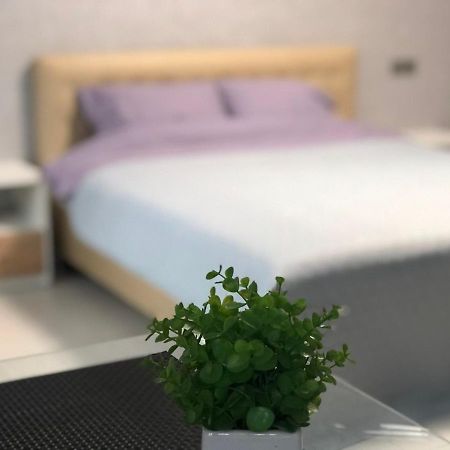 Апартаменты LUX в центре. Ярослава Мудрого 72  Кривой Рог Екстериор снимка