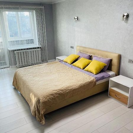 Апартаменты LUX в центре. Ярослава Мудрого 72  Кривой Рог Екстериор снимка